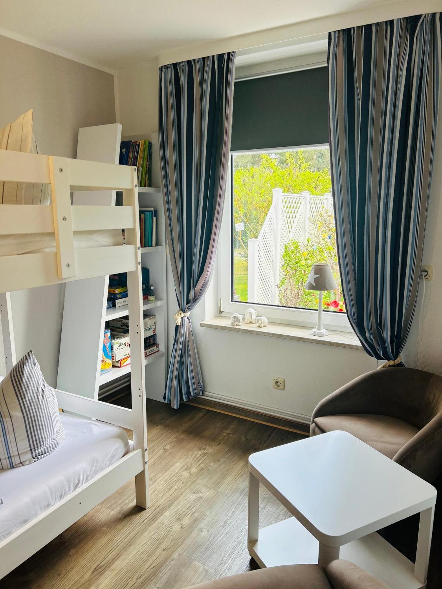 Strandkojen Trassenheide Luaran gambar